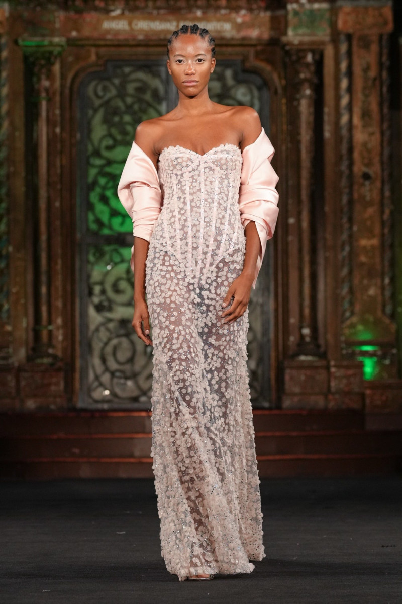 Naeem Khan fashion show for Spring/Summer 2025