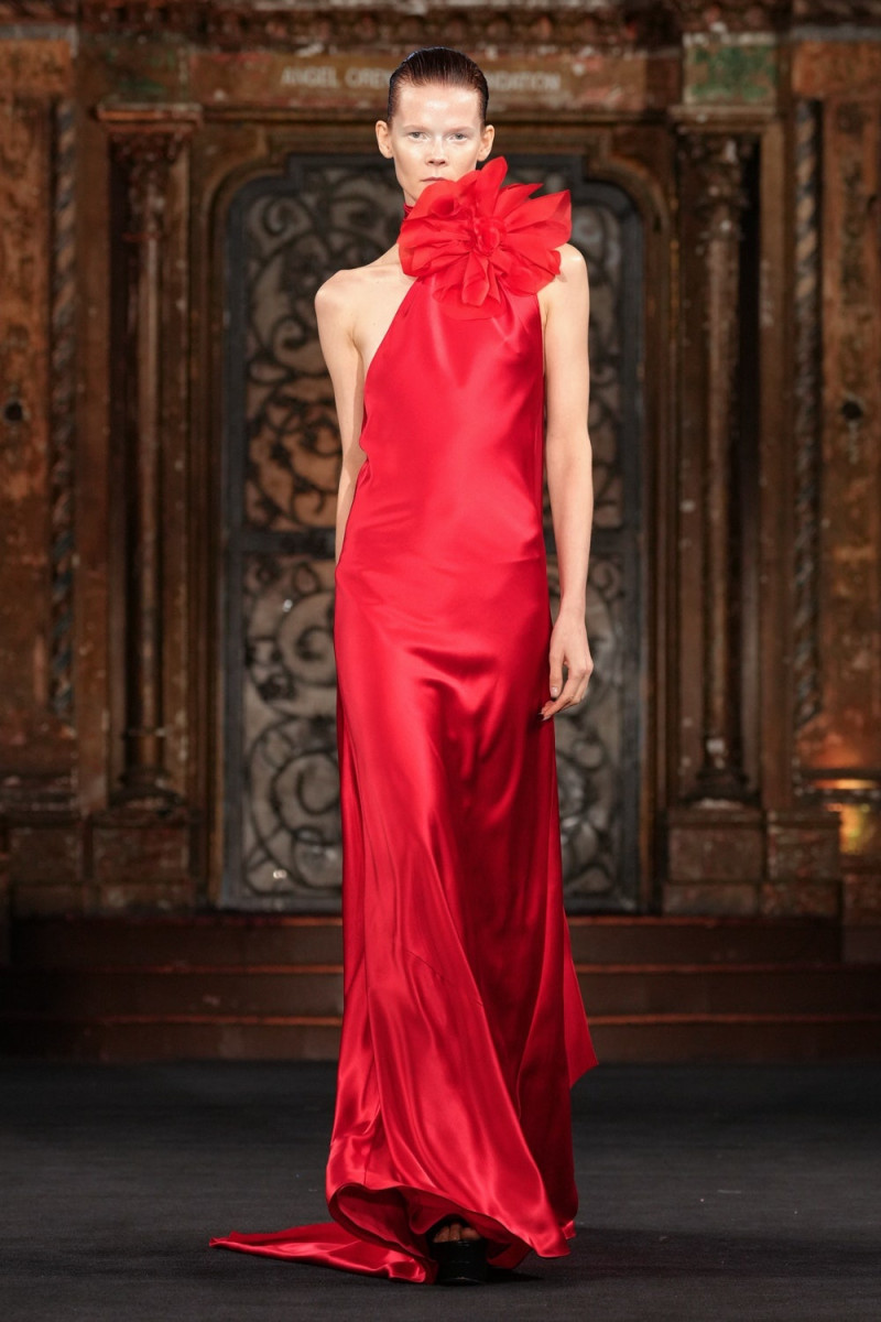Naeem Khan fashion show for Spring/Summer 2025