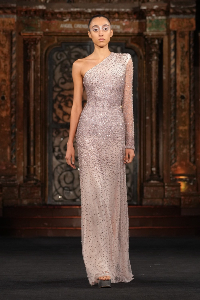 Naeem Khan fashion show for Spring/Summer 2025