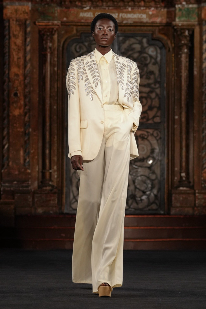 Naeem Khan fashion show for Spring/Summer 2025