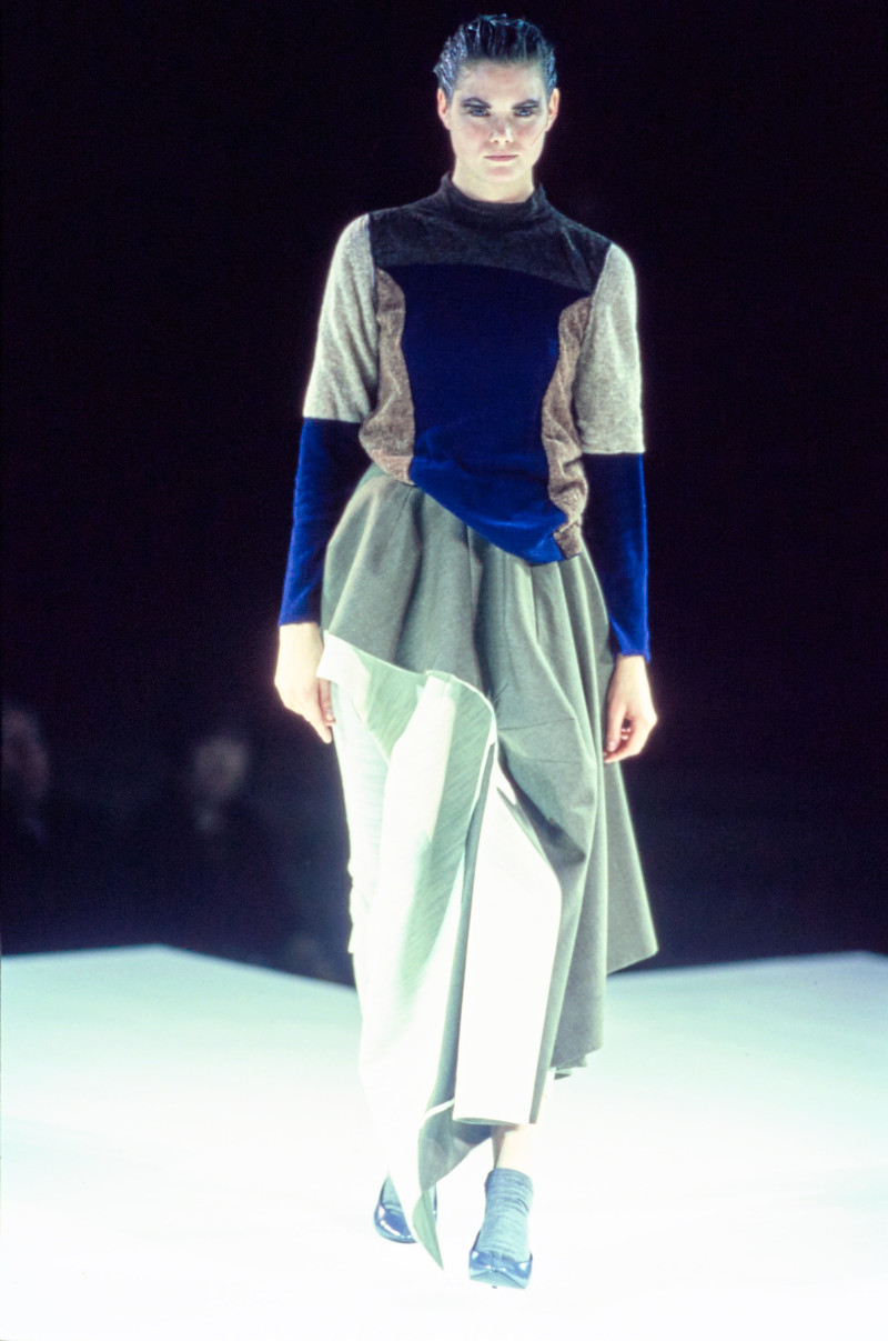 Comme Des Garcons fashion show for Autumn/Winter 1998