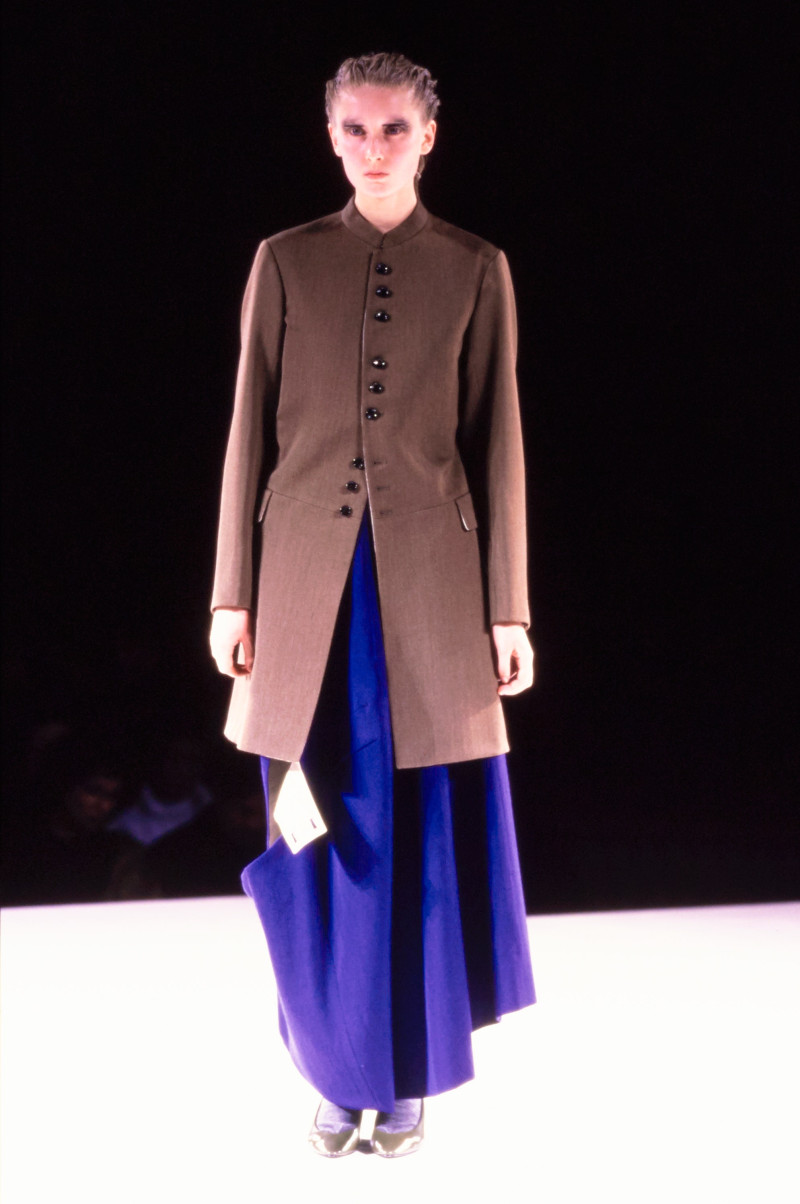 Comme Des Garcons fashion show for Autumn/Winter 1998