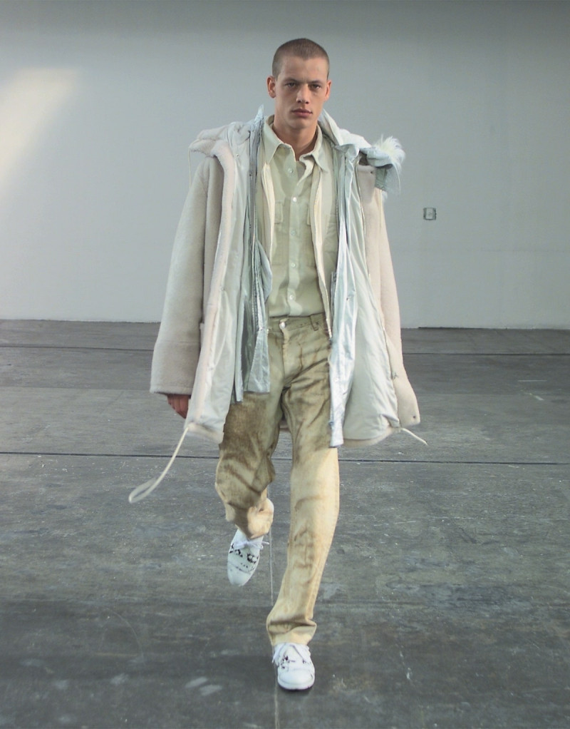 Helmut Lang fashion show for Autumn/Winter 1998