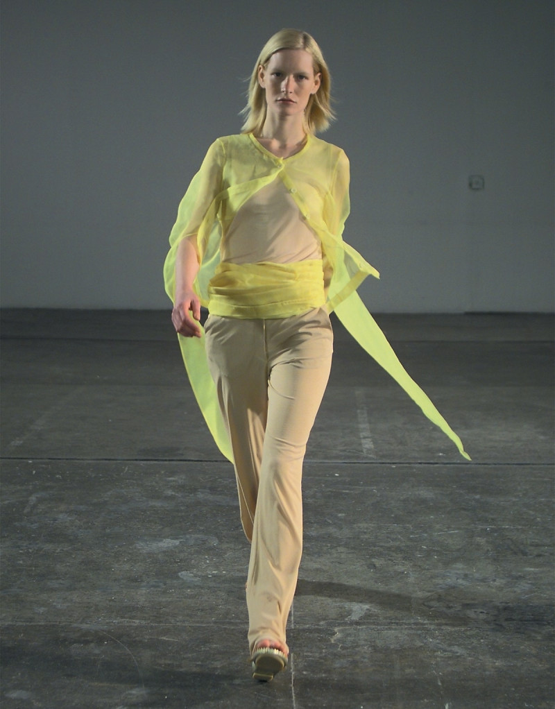 Helmut Lang fashion show for Autumn/Winter 1998