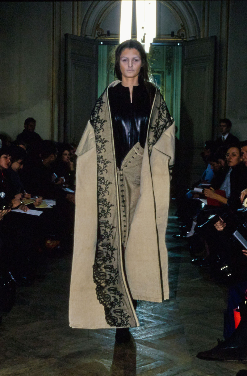 Olivier Theyskens fashion show for Autumn/Winter 1998
