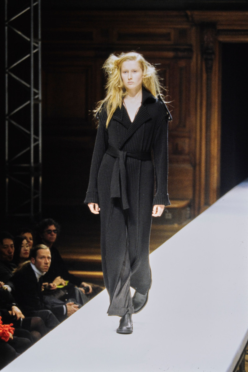 Yohji Yamamoto fashion show for Autumn/Winter 1998