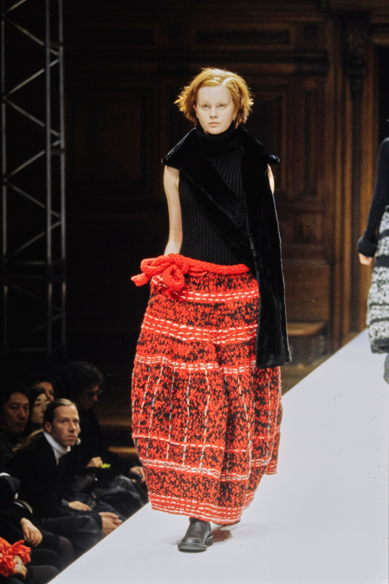 Yohji Yamamoto fashion show for Autumn/Winter 1998