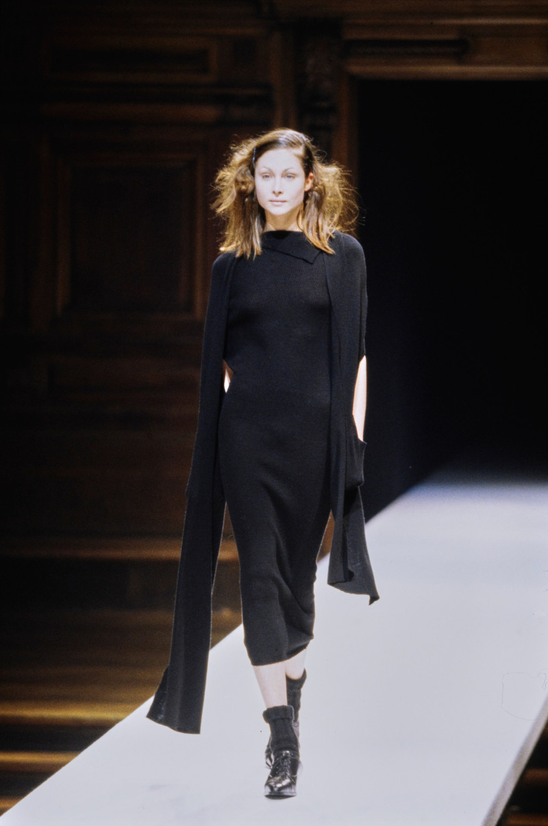 Yohji Yamamoto fashion show for Autumn/Winter 1998