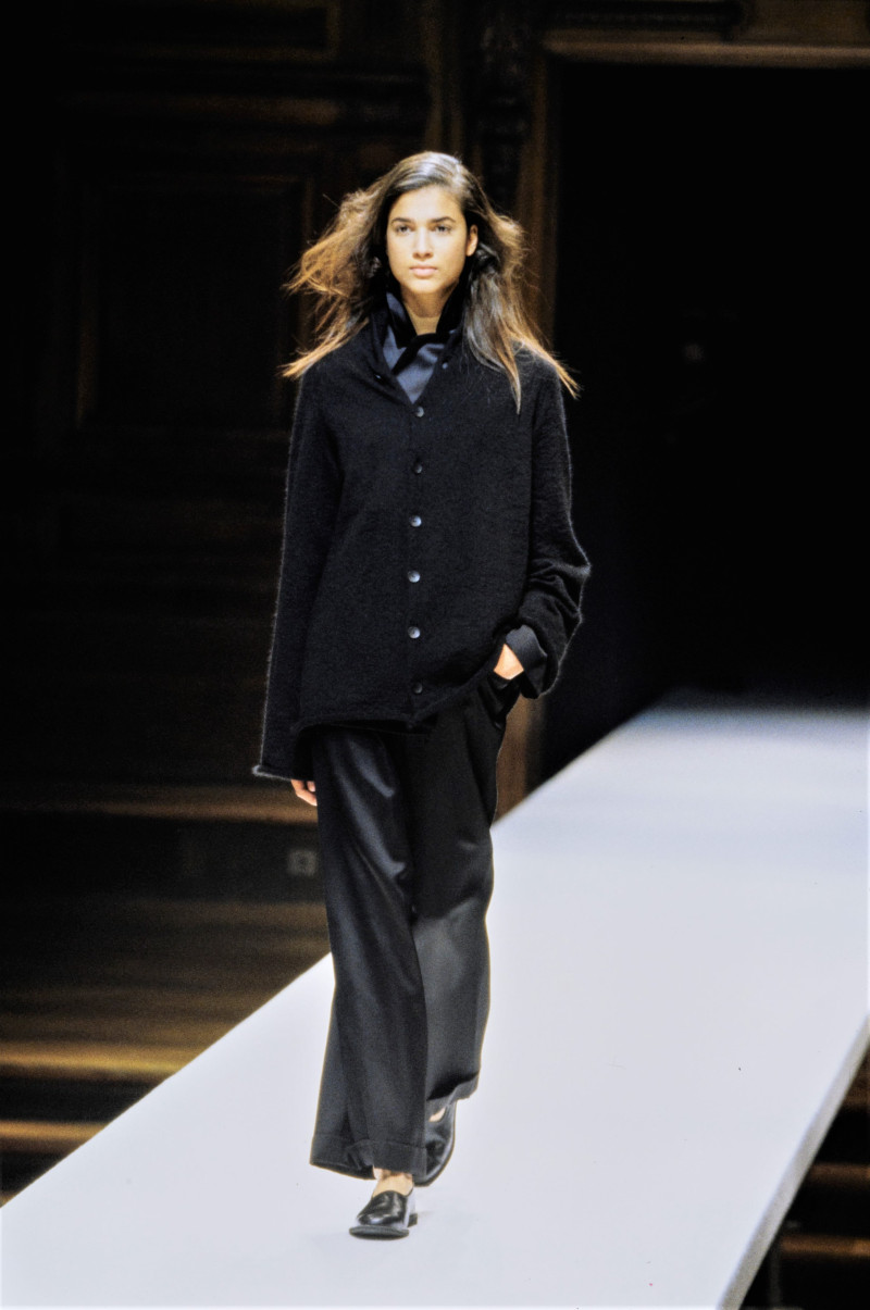 Teresa Lourenço featured in  the Yohji Yamamoto fashion show for Autumn/Winter 1998