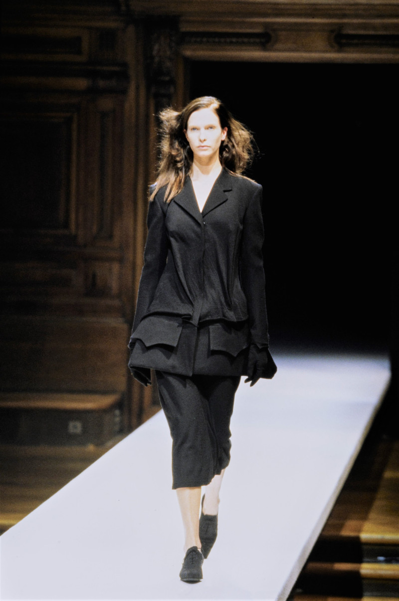 Christina Kruse featured in  the Yohji Yamamoto fashion show for Autumn/Winter 1998