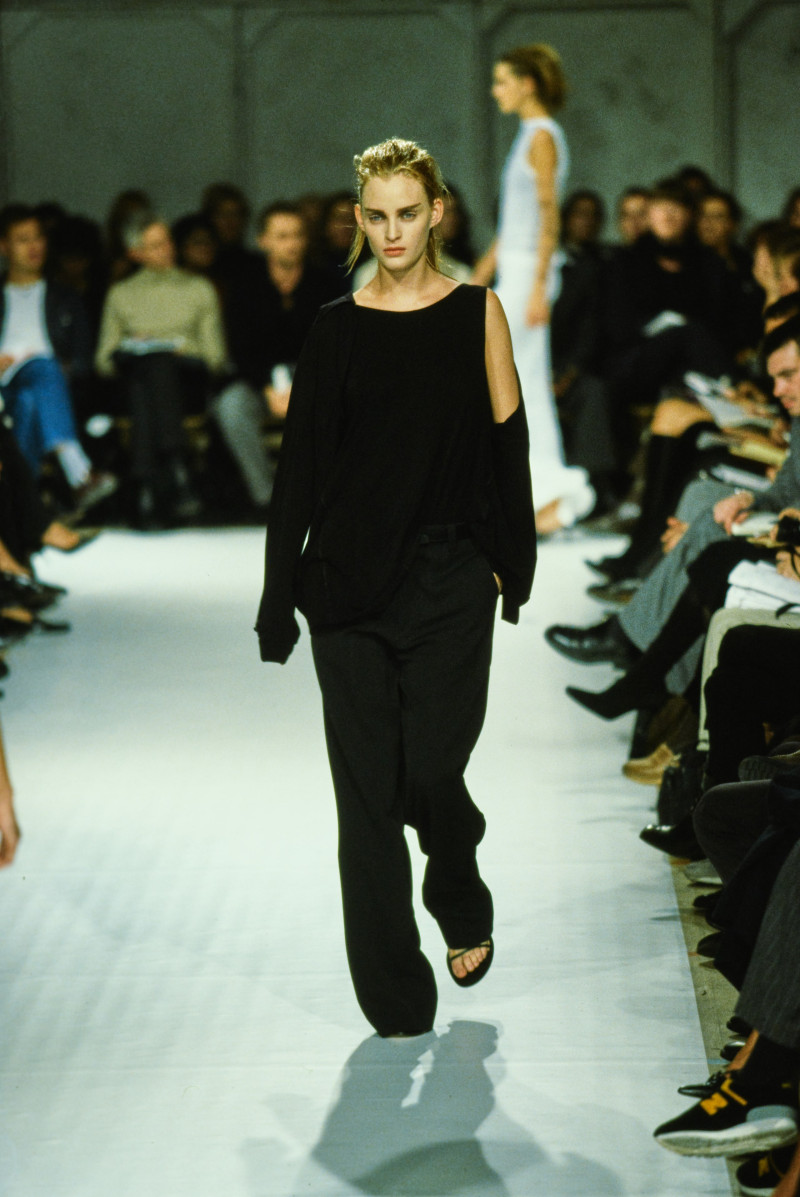 Ann Demeulemeester fashion show for Spring/Summer 1998