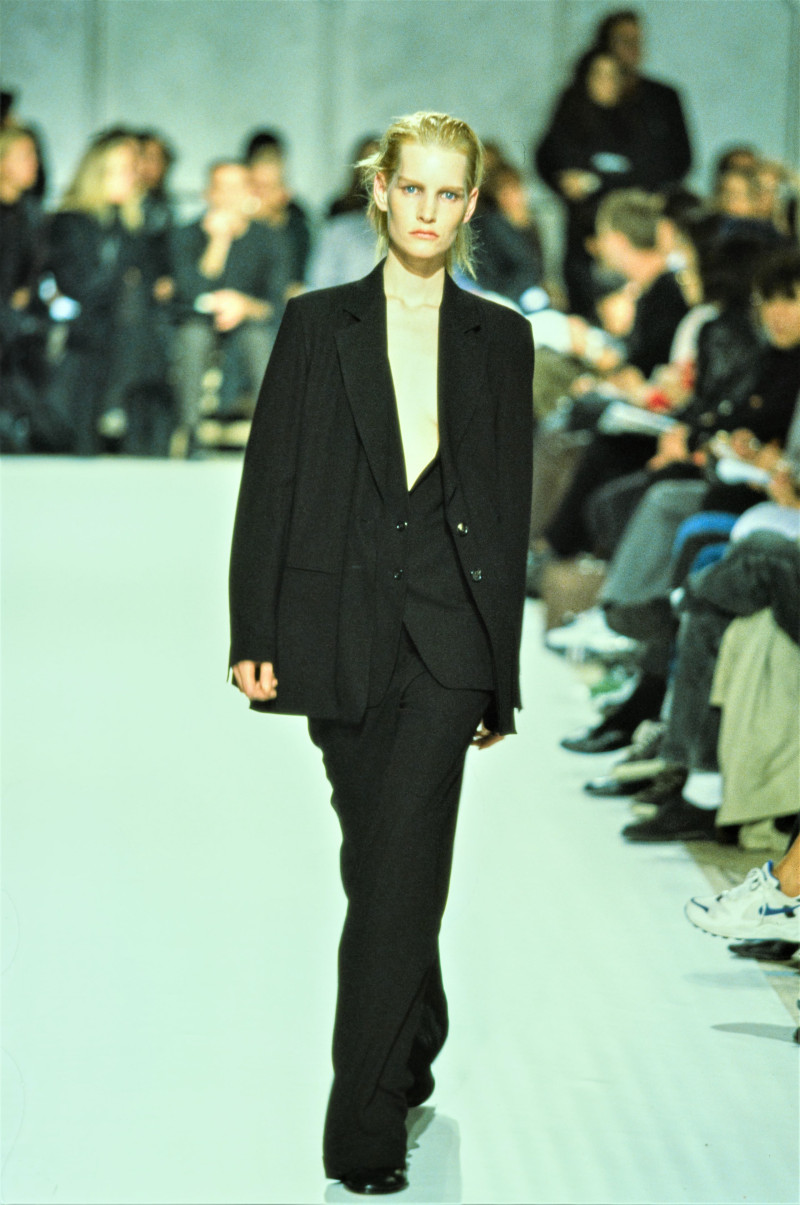 Ann Demeulemeester fashion show for Spring/Summer 1998