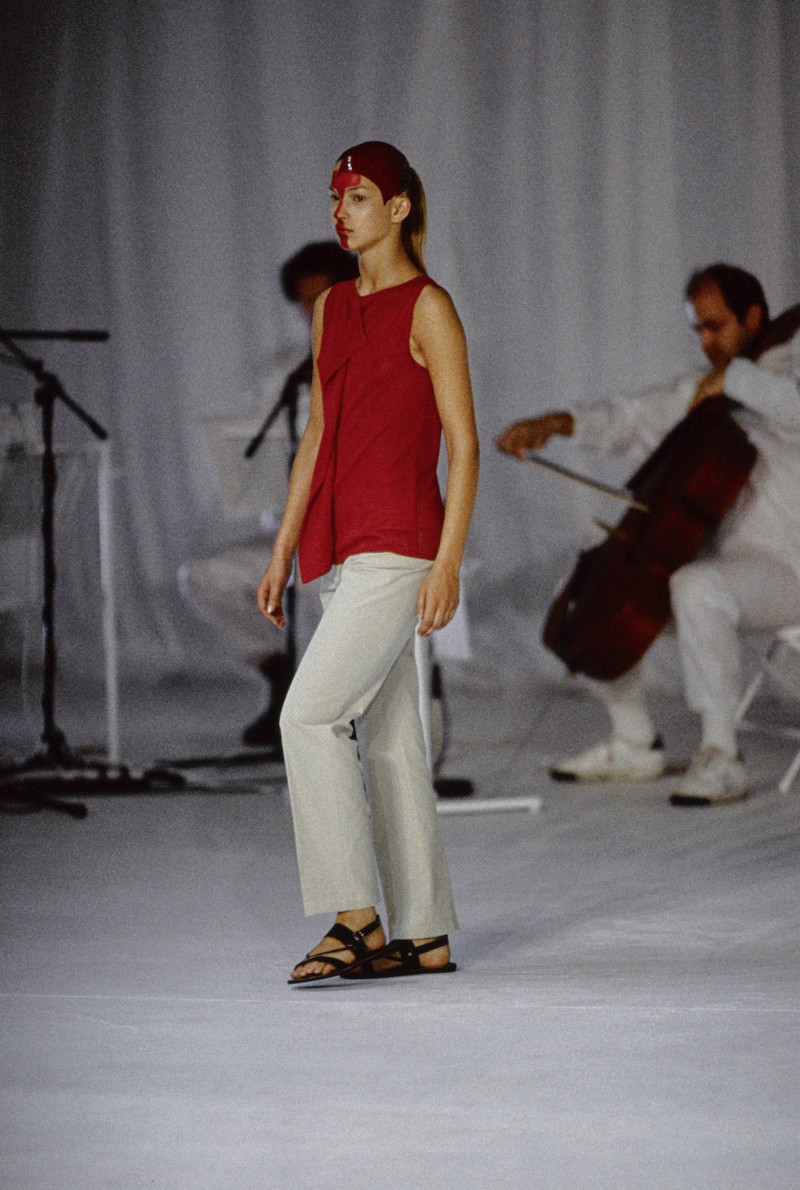 Hussein Chalayan fashion show for Spring/Summer 1998
