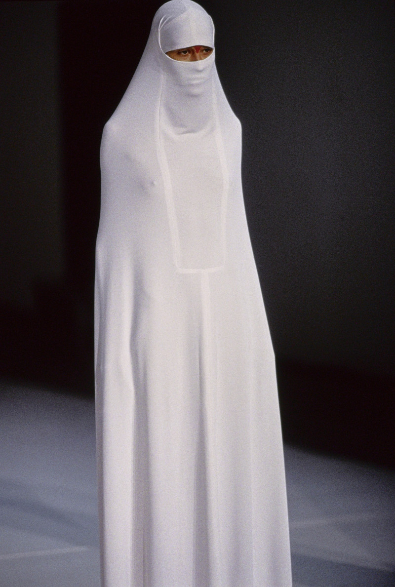 Hussein Chalayan fashion show for Spring/Summer 1998