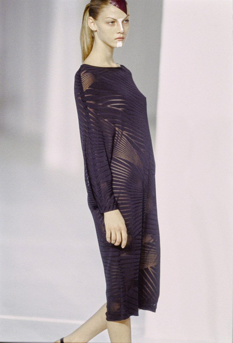 Hussein Chalayan fashion show for Spring/Summer 1998