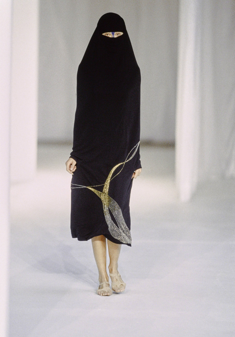 Hussein Chalayan fashion show for Spring/Summer 1998