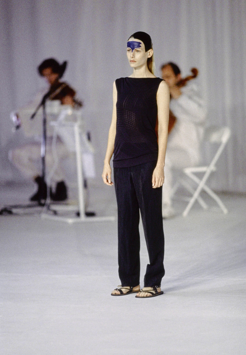 Hussein Chalayan fashion show for Spring/Summer 1998