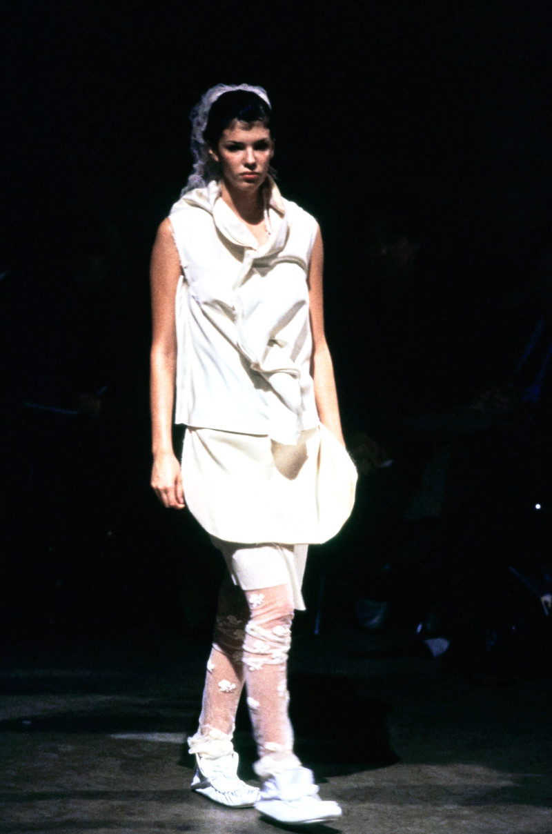 Comme Des Garcons fashion show for Spring/Summer 1998