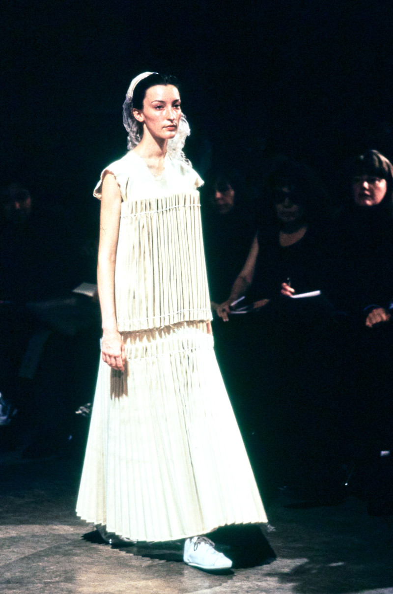Comme Des Garcons fashion show for Spring/Summer 1998