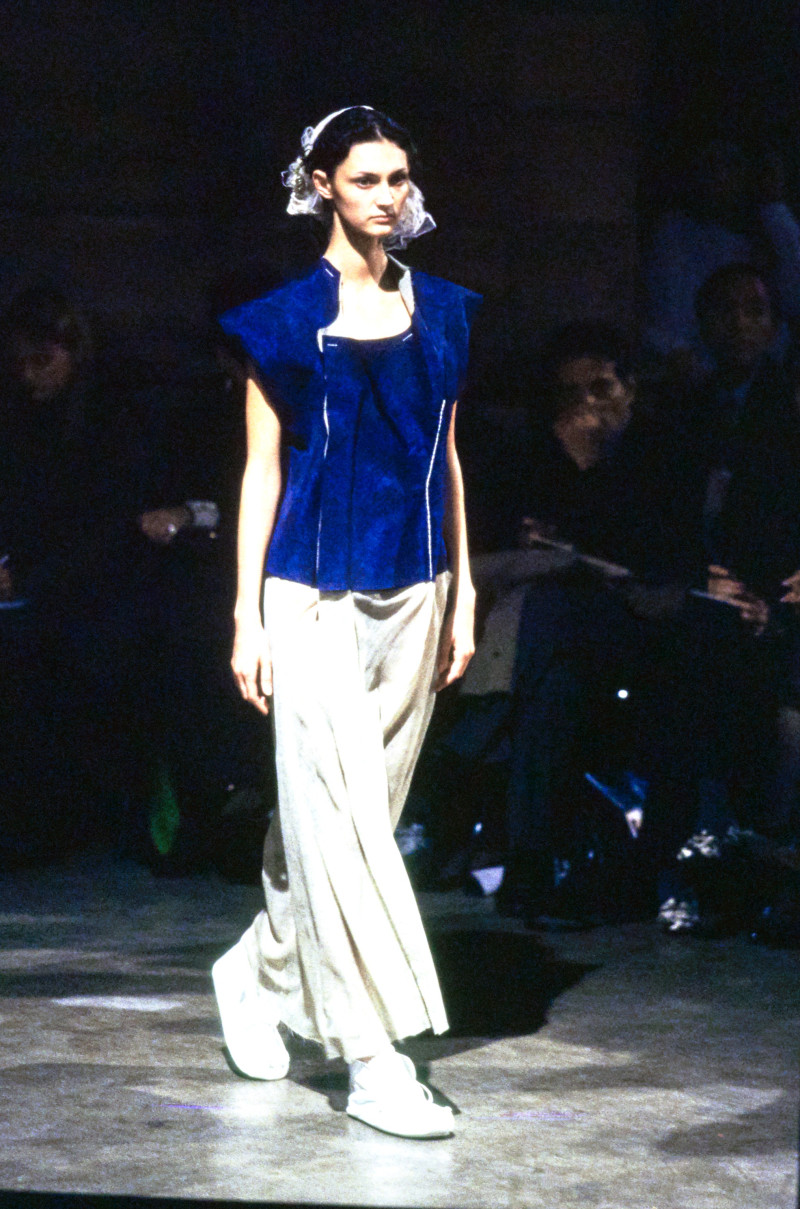 Comme Des Garcons fashion show for Spring/Summer 1998