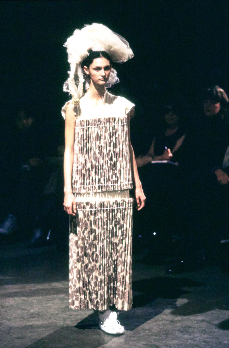 Comme Des Garcons fashion show for Spring/Summer 1998