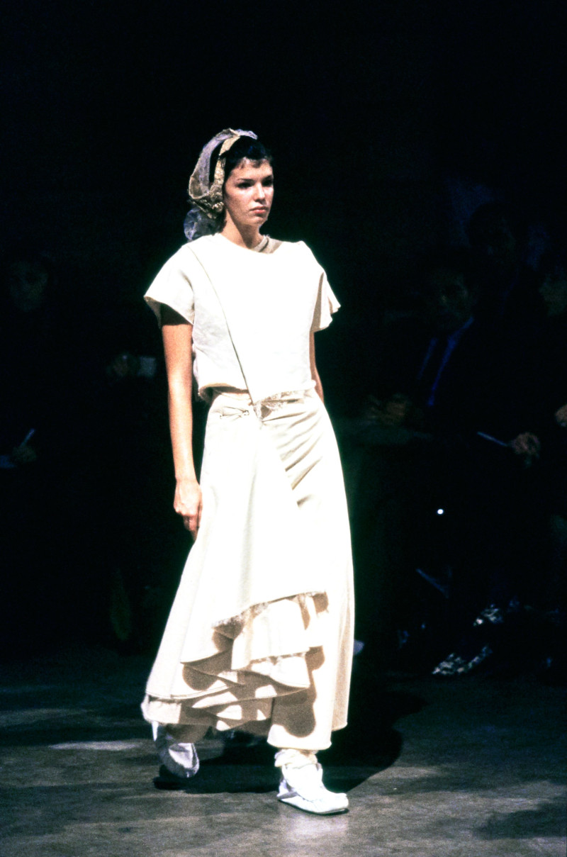 Comme Des Garcons fashion show for Spring/Summer 1998