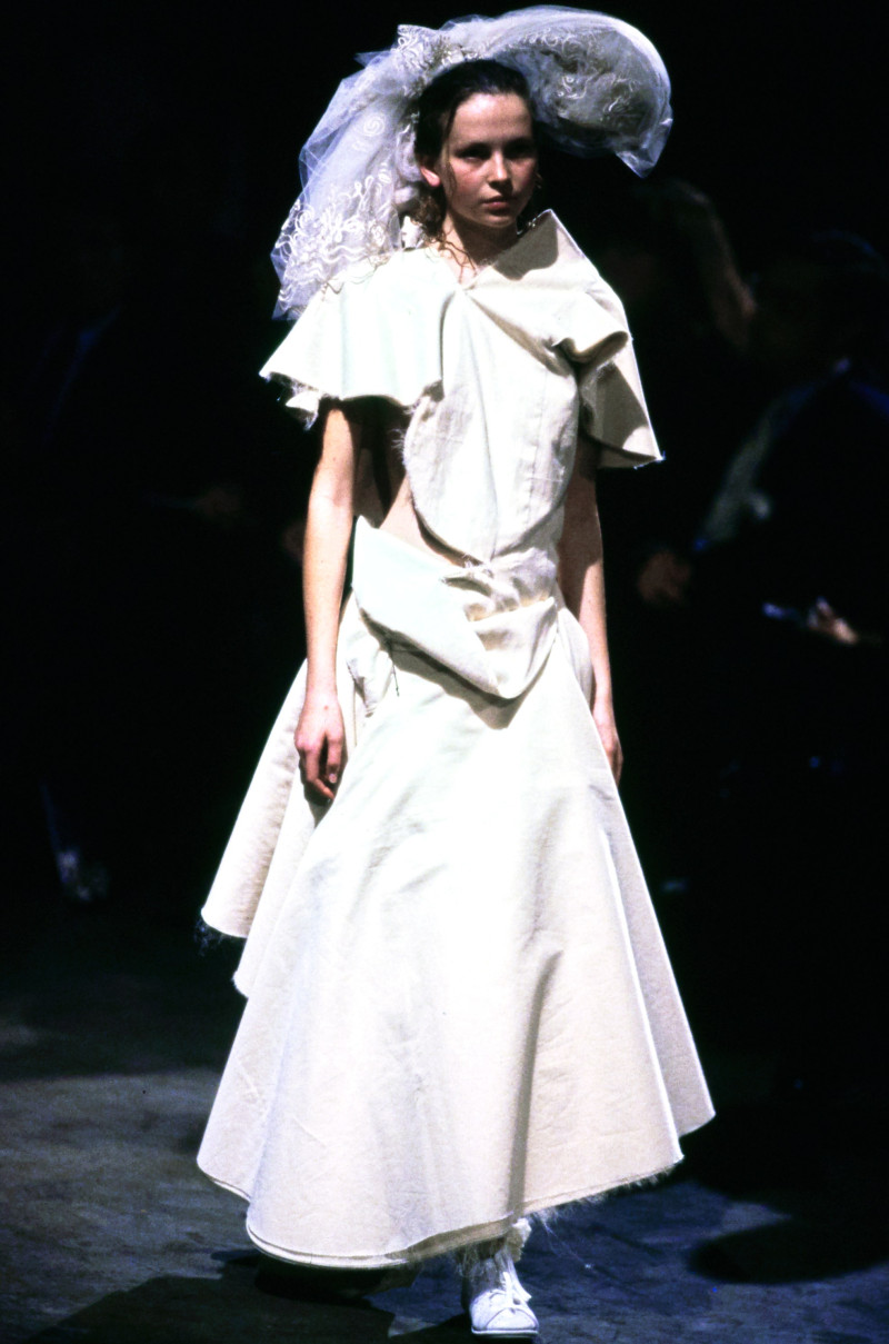 Comme Des Garcons fashion show for Spring/Summer 1998