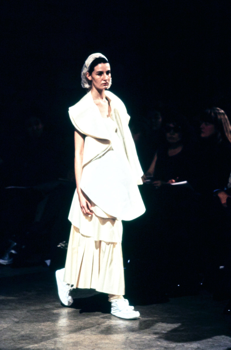 Comme Des Garcons fashion show for Spring/Summer 1998