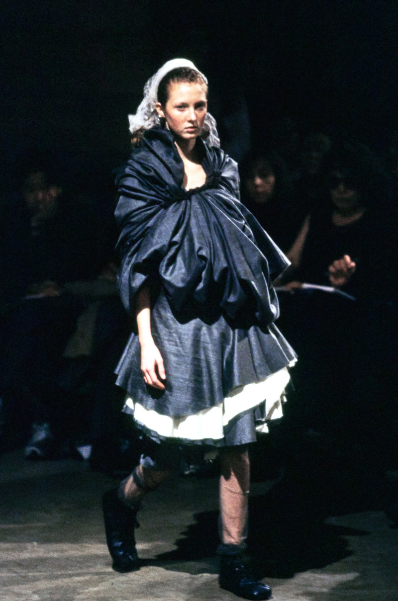 Comme Des Garcons fashion show for Spring/Summer 1998