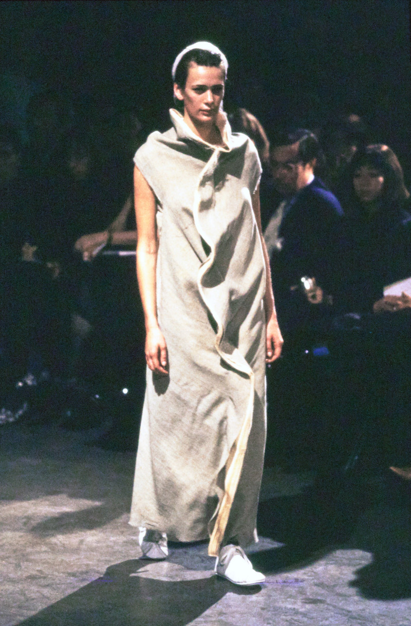 Comme Des Garcons fashion show for Spring/Summer 1998