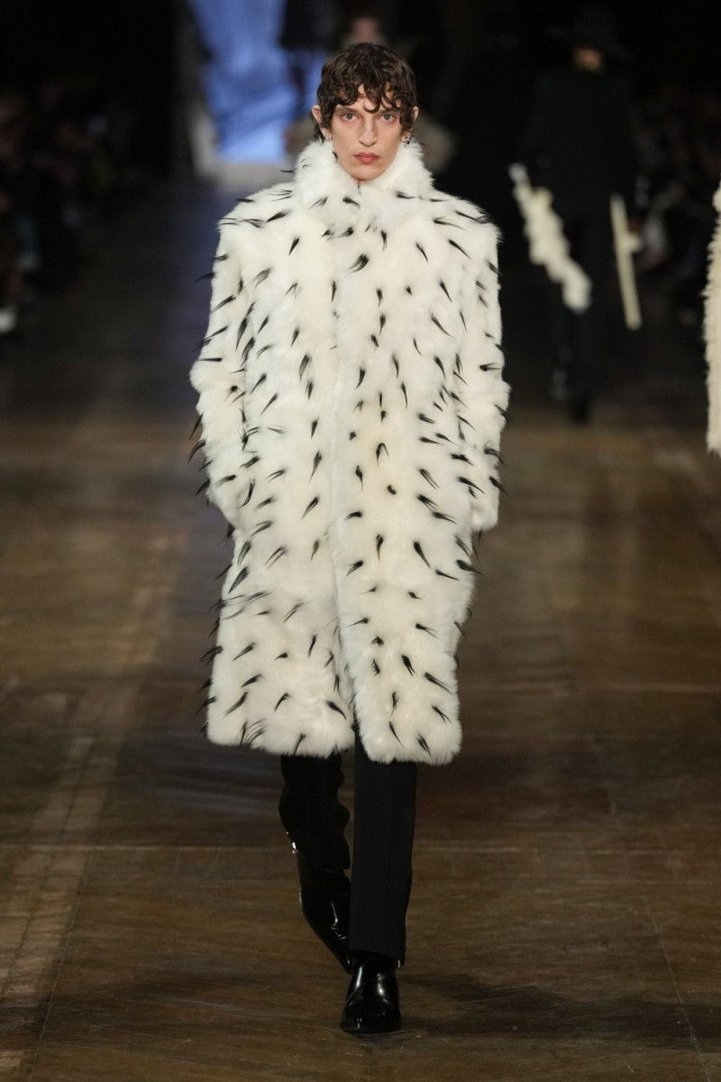 Alexander McQueen fashion show for Autumn/Winter 2025