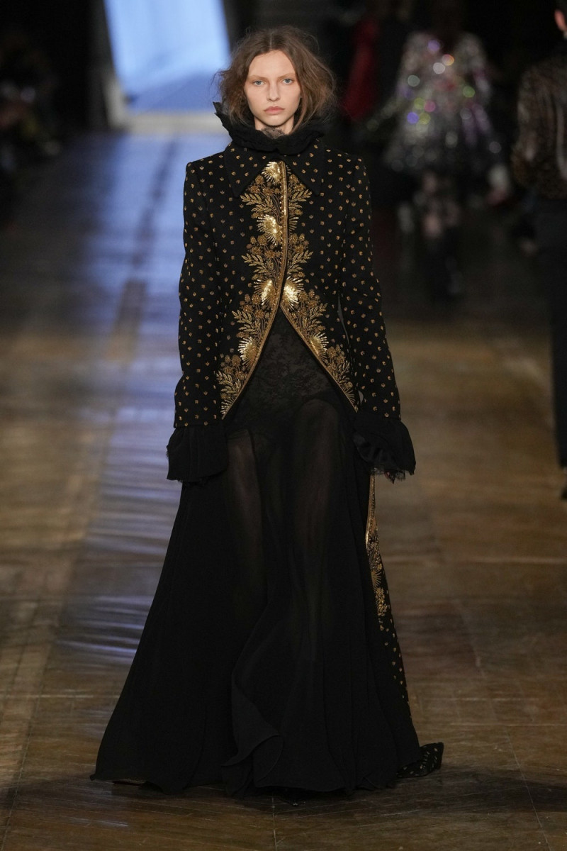 Alexander McQueen fashion show for Autumn/Winter 2025