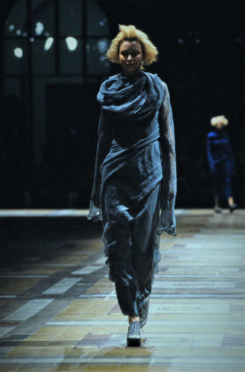 Issey Miyake fashion show for Spring/Summer 1998