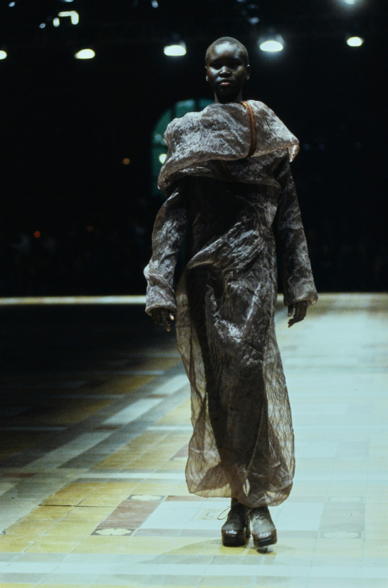 Issey Miyake fashion show for Spring/Summer 1998