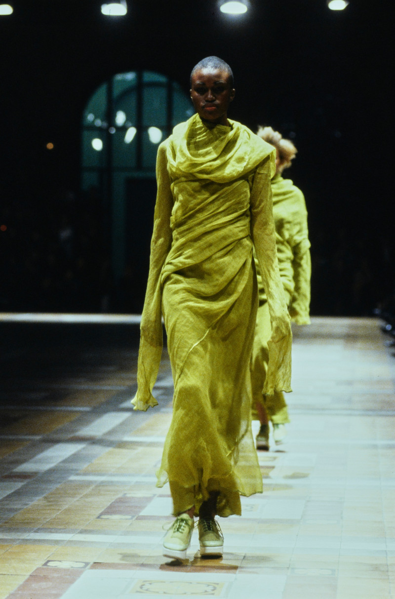 Issey Miyake fashion show for Spring/Summer 1998