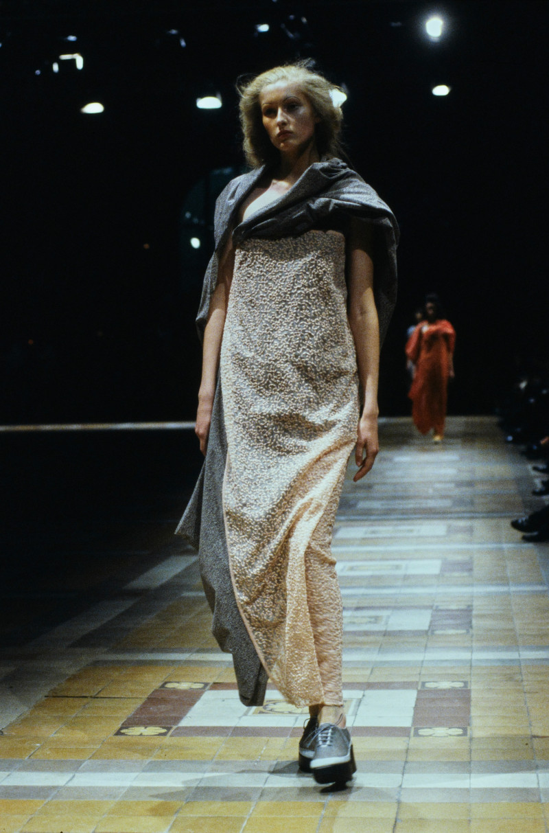 Issey Miyake fashion show for Spring/Summer 1998