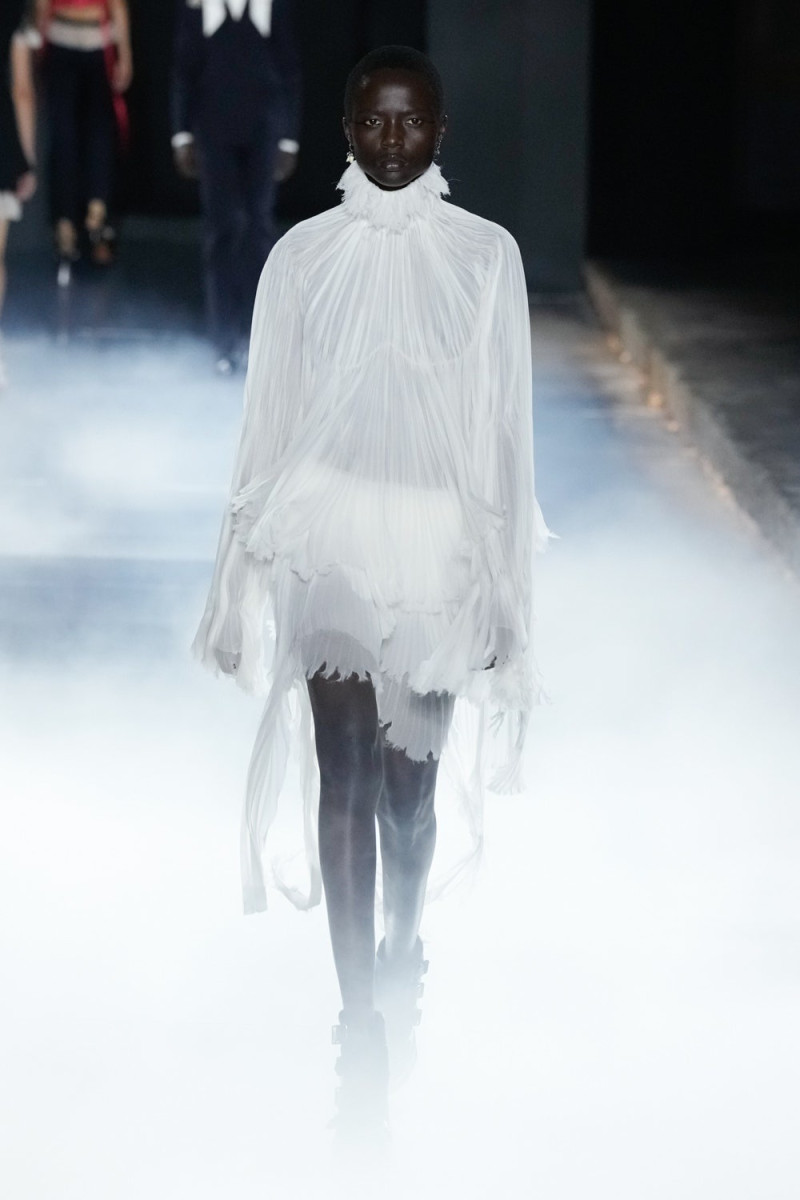 Alexander McQueen fashion show for Spring/Summer 2025