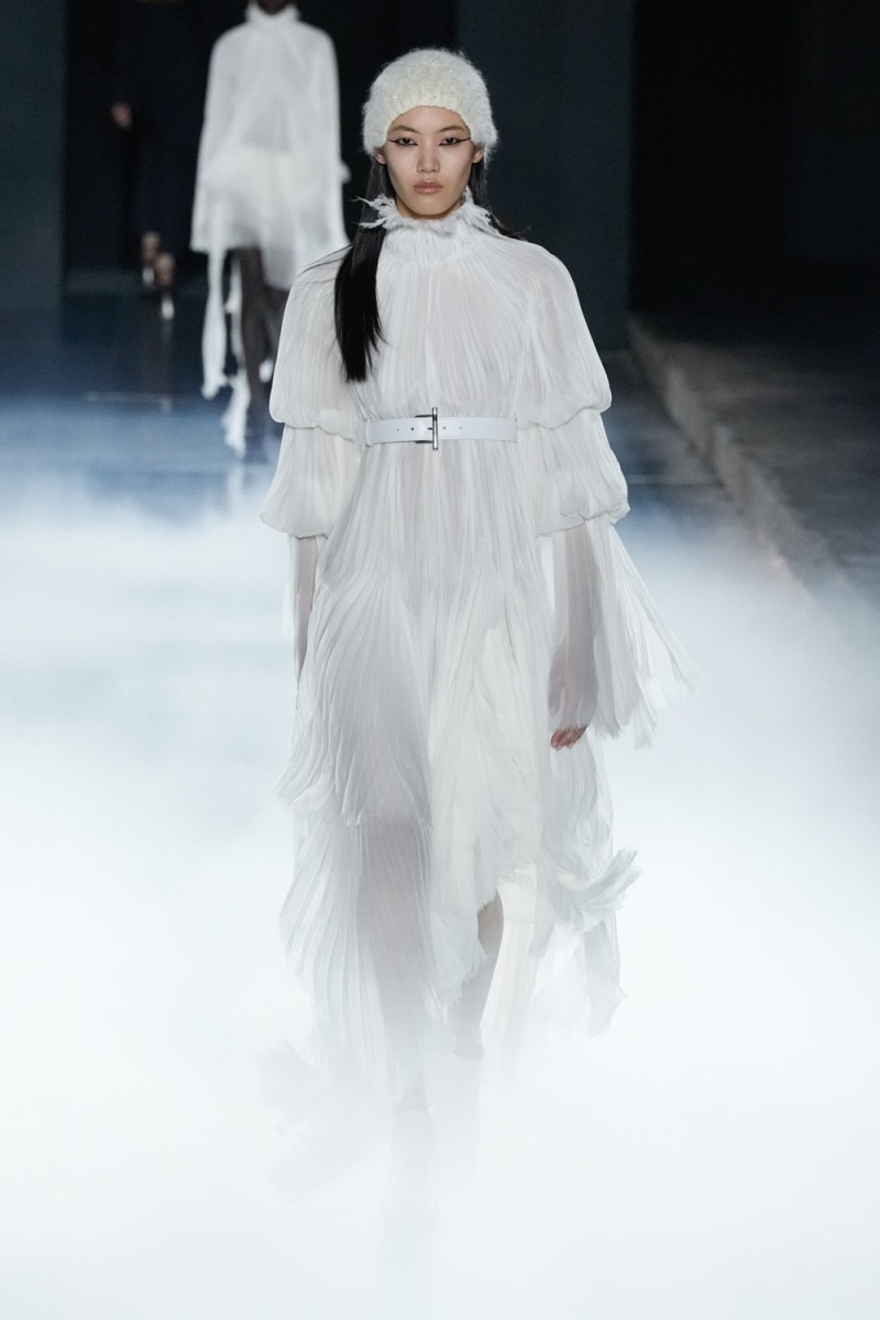 Alexander McQueen fashion show for Spring/Summer 2025
