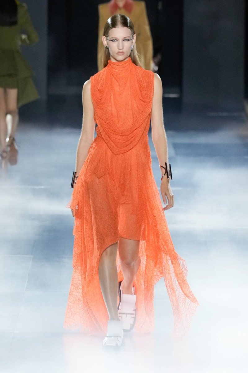 Alexander McQueen fashion show for Spring/Summer 2025