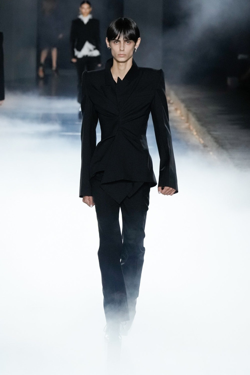 Alexander McQueen fashion show for Spring/Summer 2025