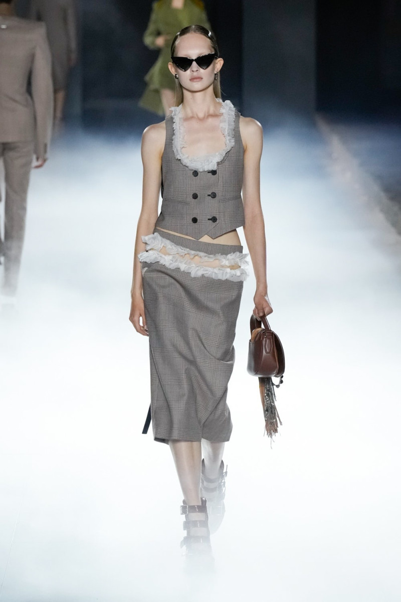 Alexander McQueen fashion show for Spring/Summer 2025