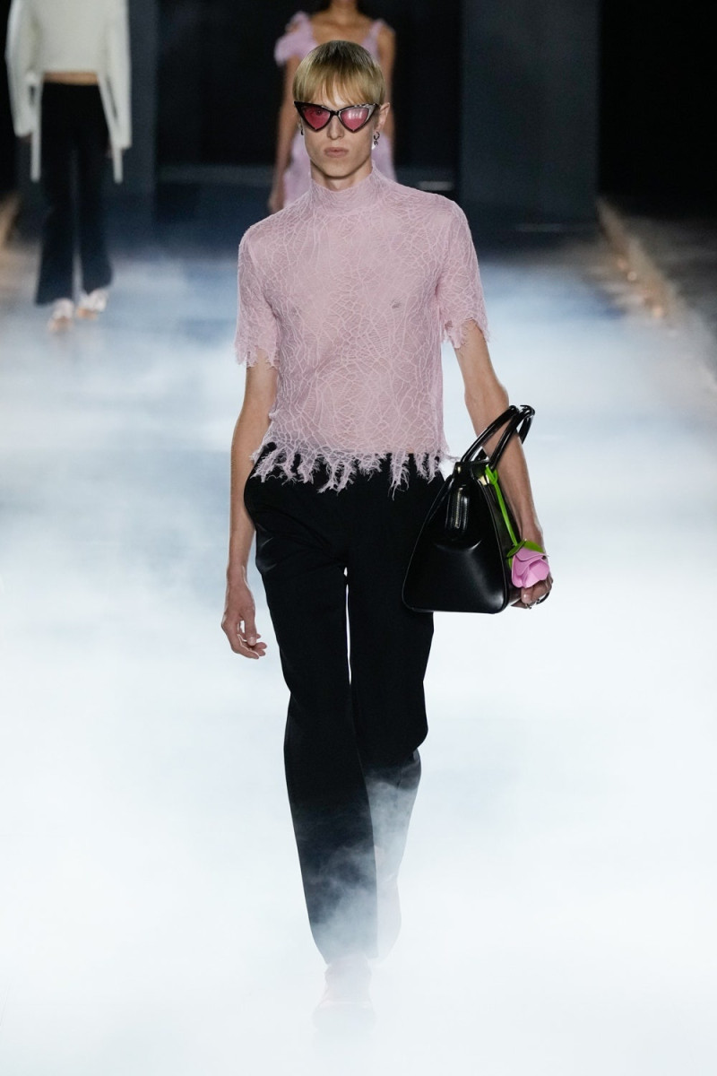 Alexander McQueen fashion show for Spring/Summer 2025