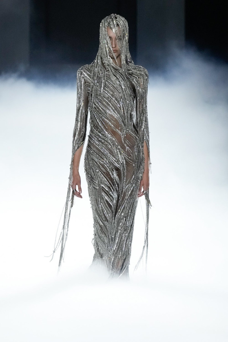 Alexander McQueen fashion show for Spring/Summer 2025