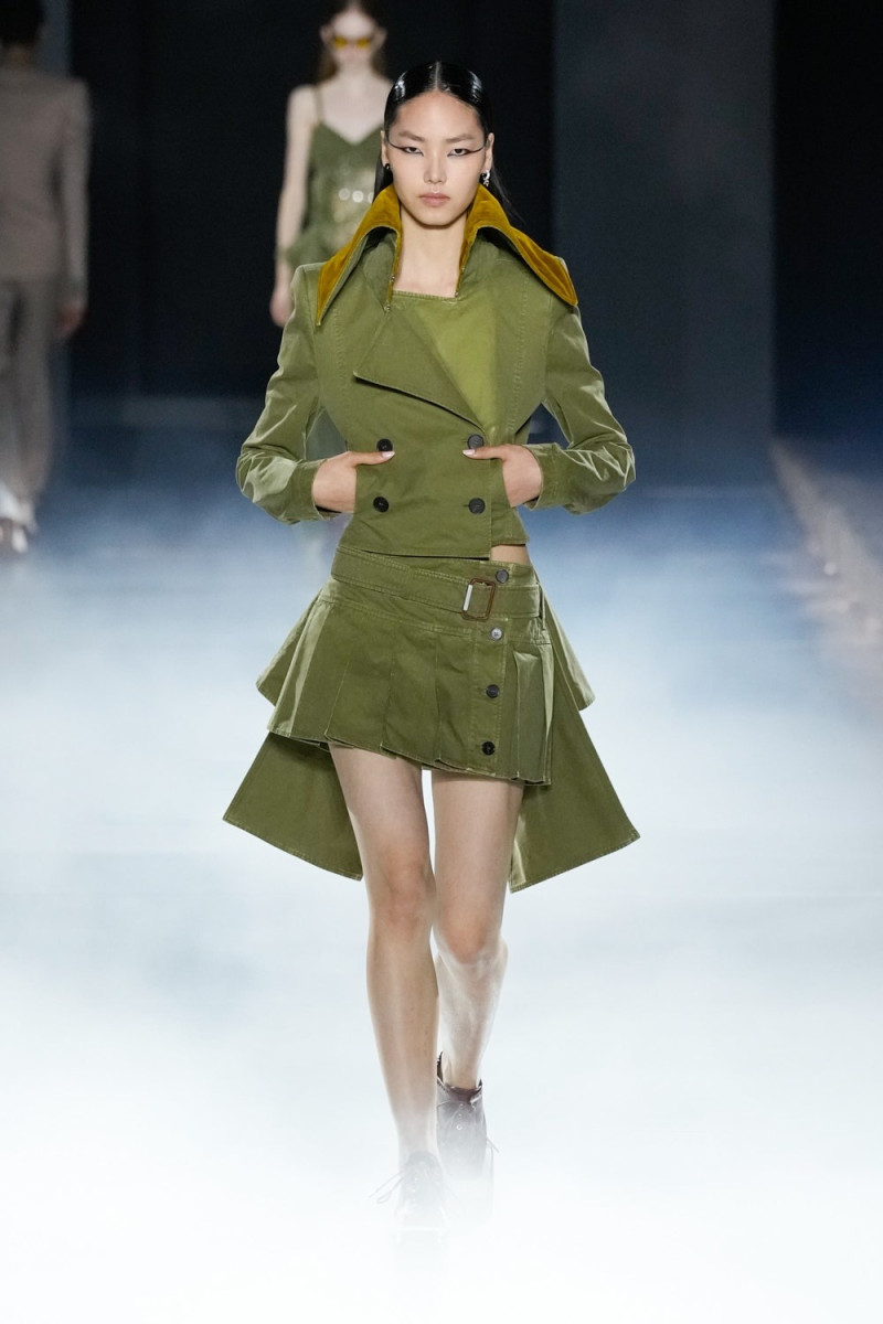 Alexander McQueen fashion show for Spring/Summer 2025