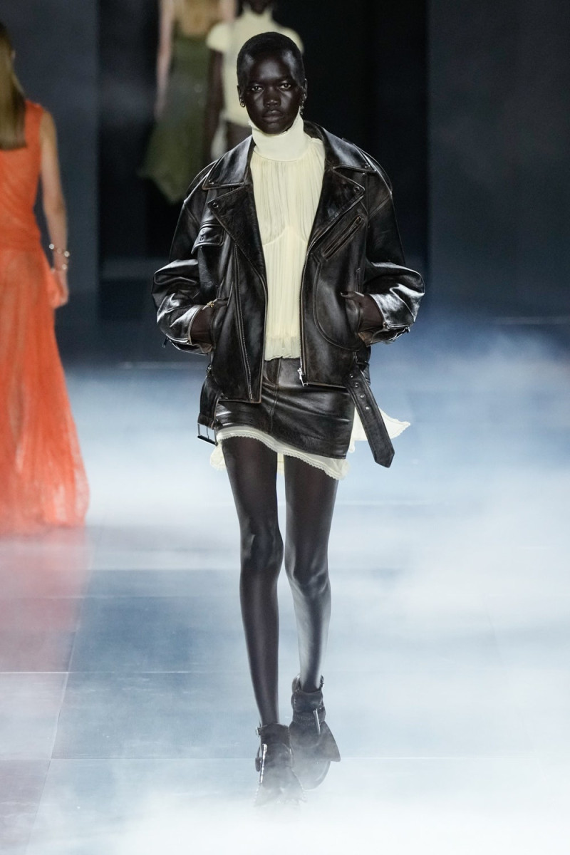 Alexander McQueen fashion show for Spring/Summer 2025