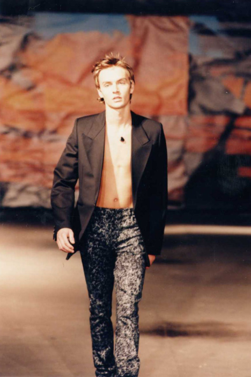 Raf Simons fashion show for Spring/Summer 1998