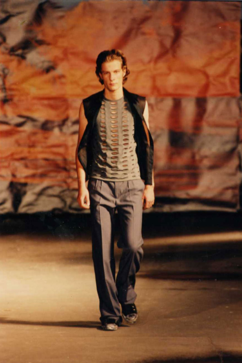 Raf Simons fashion show for Spring/Summer 1998