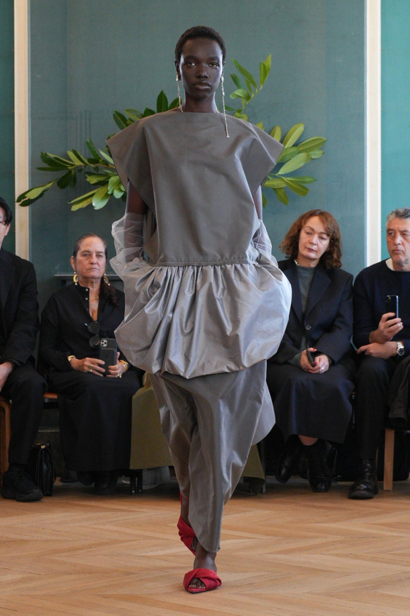 Carven fashion show for Spring/Summer 2025