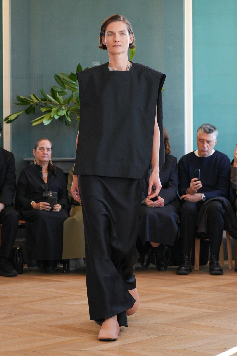 Carven fashion show for Spring/Summer 2025