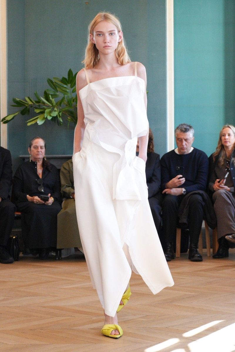Carven fashion show for Spring/Summer 2025